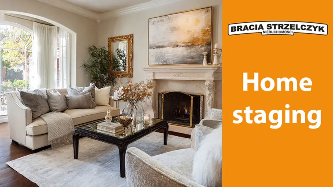 Elegancki salon z kominkiem i sofą. Zastanawiasz się, home staging co to? To sztuka aranżacji wnętrz, która sprawia, że domy sprzedają się szybciej i za lepszą cenę.